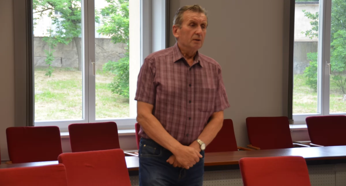 Skąd różnice rok do roku w płatnościach związanych z wiatrakami oraz fotowoltaiką?