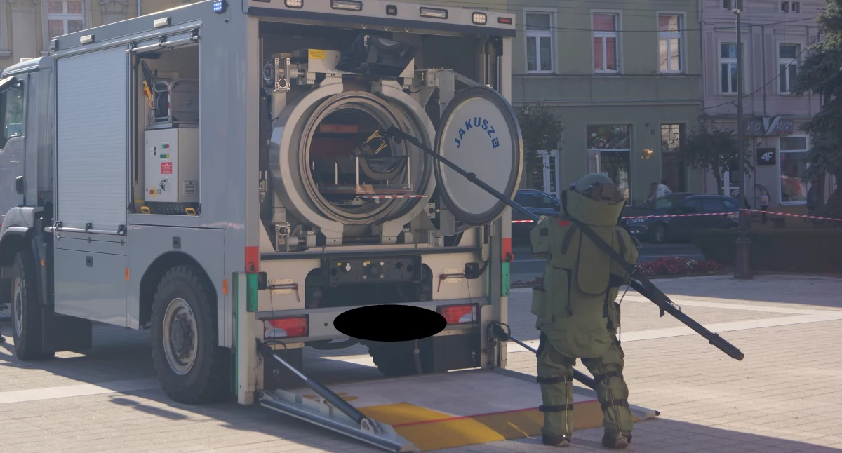 Ładunek wybuchowy w kcyńskim ratuszu. Na szczęście to tylko ćwiczenia (fotogaleria)