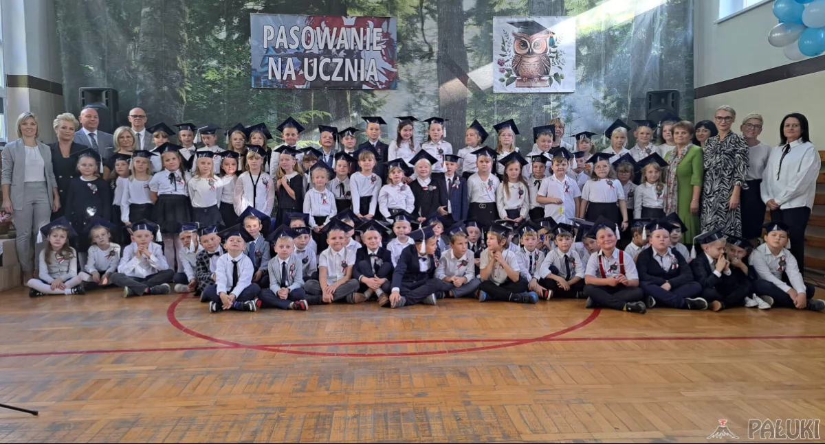 Ślubowanie i pasowanie pierwszoklasistów w SP 1 w Żninie
