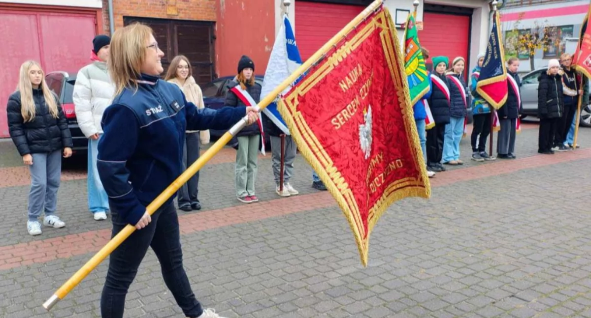 Szkolenia gminnych pocztów sztandarowych przed 11 listopada. Cenna wiedza i lekcja patriotyzmu