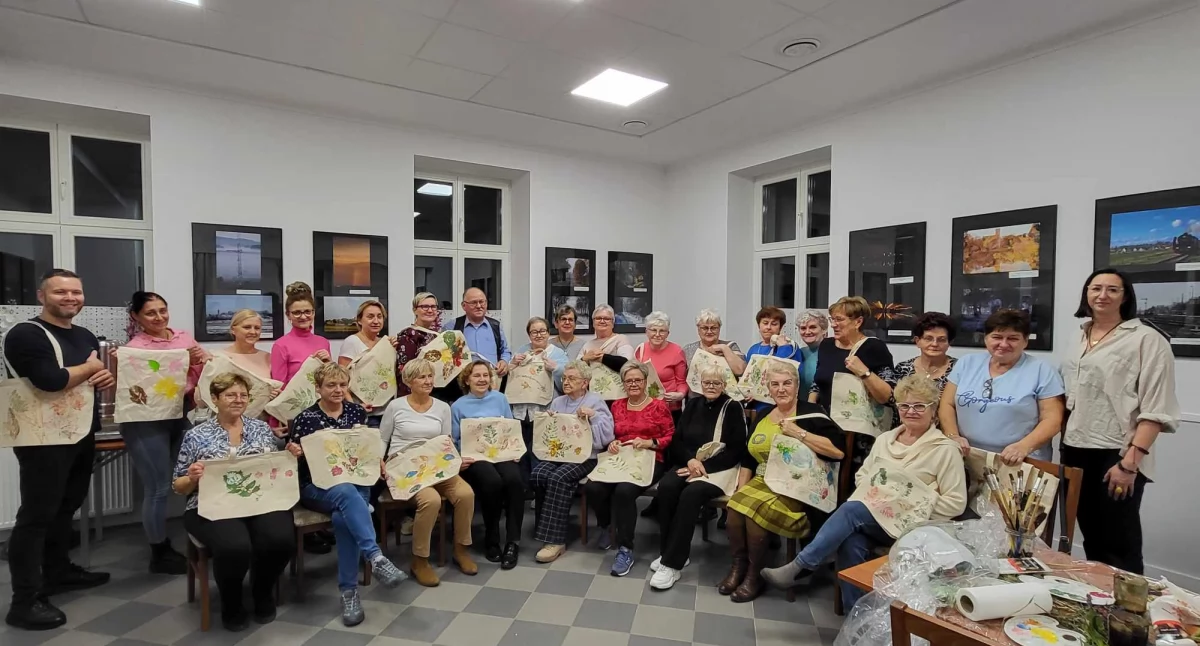 Niezwykli seniorzy na niezwykłych warsztatach twórczych 