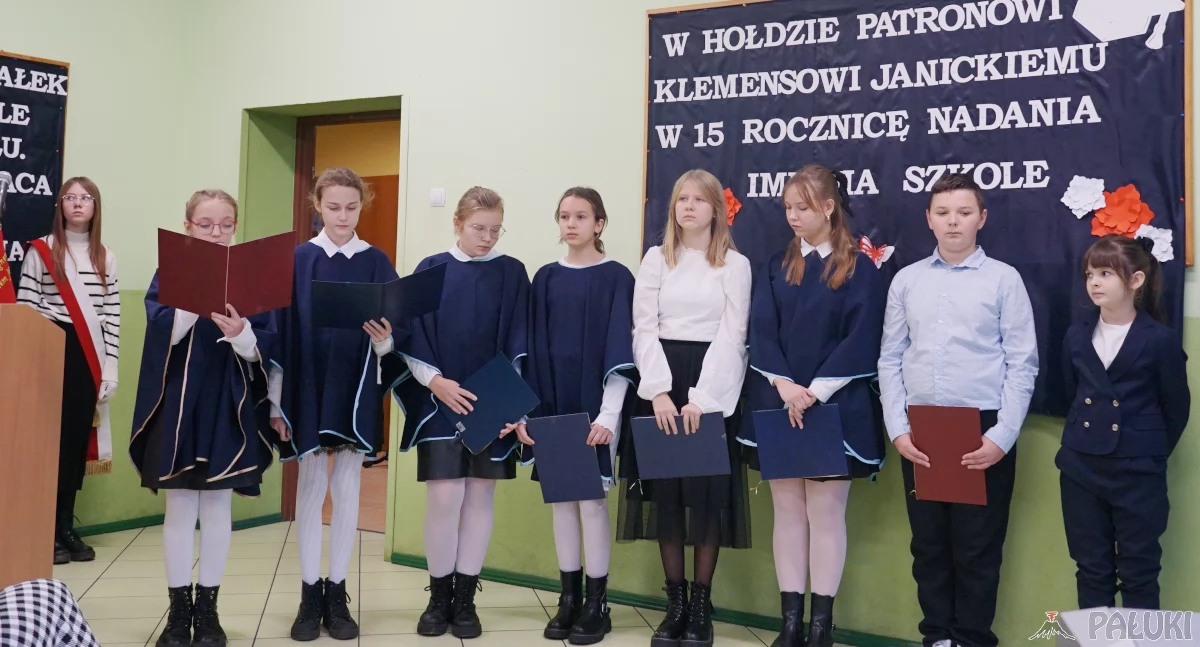 Szkoła w Januszkowie świętowała swoją piętnastkę z Janicjuszem (film + fotogaleria)