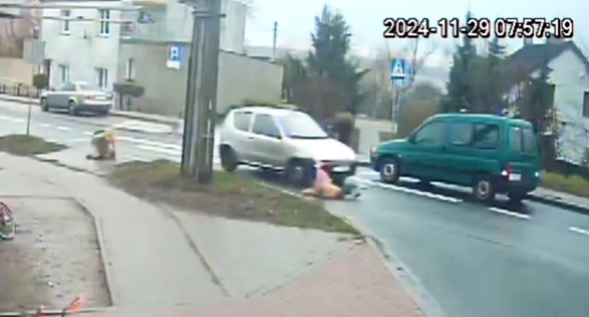 Dziecko potrącone na przejściu dla pieszych przy Janickiego - nagranie wypadku 