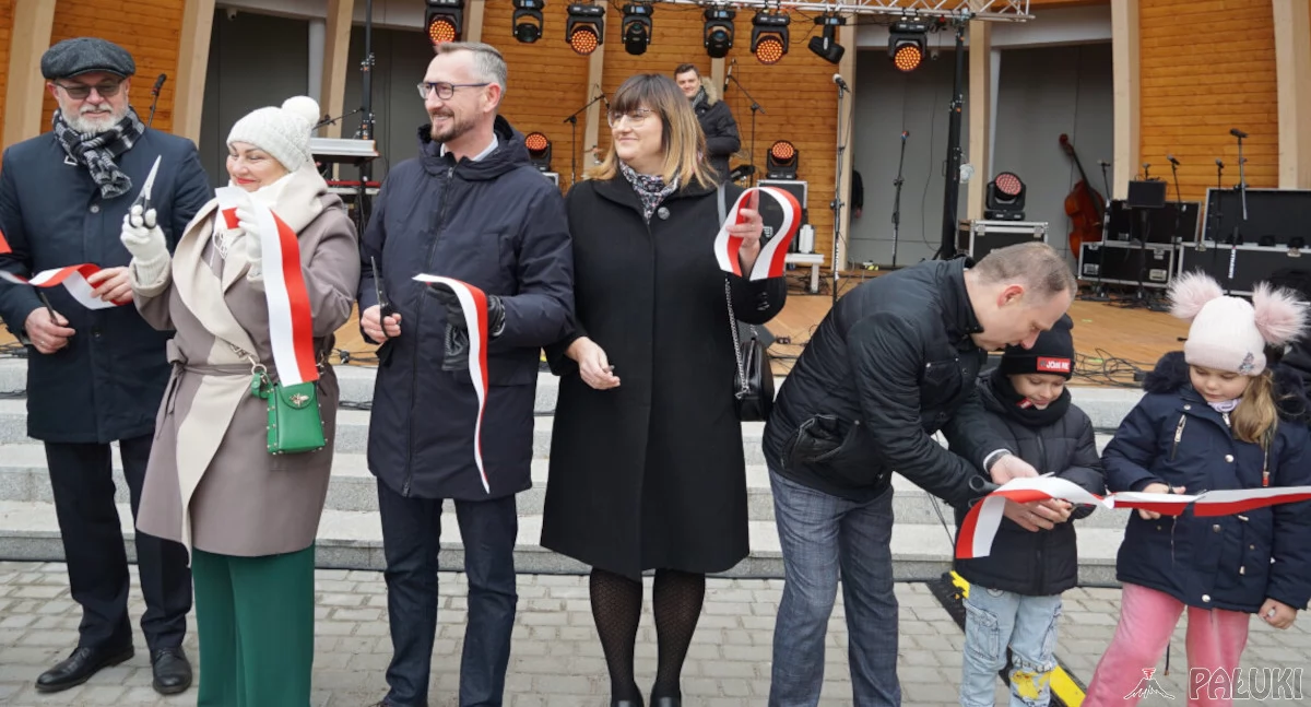 Otwarcie muszli koncertowej i jarmark świąteczny w Piechcinie