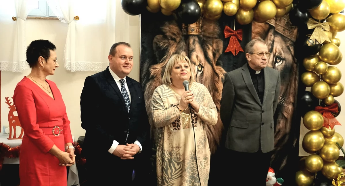 Wigilia Pod Lwami z janowieckim Ośrodkiem Pomocy Społecznej