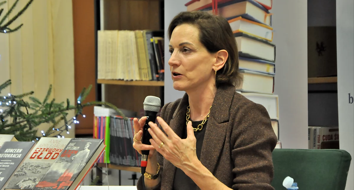 - Mamy diagnozę, a gdzie jest recepta? Anna Applebaum w szubińskiej bibliotece (film + fotogaleria)