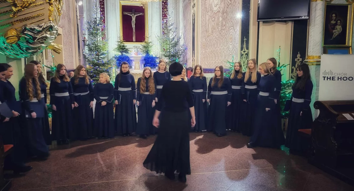 Muzyczna uczta: Akatyst z Kcyni i The Hoor z Wągrowca w kcyńskim klasztorze