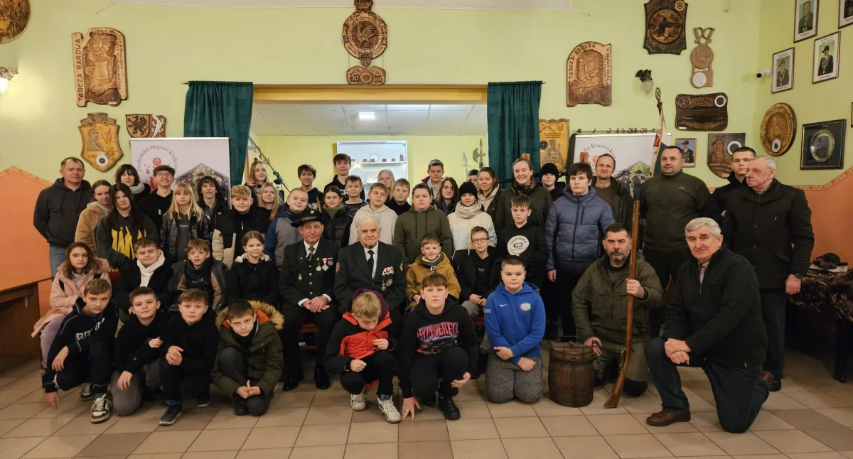 Młodzież ze Szczepanowa na strzeleckich warsztatach w Piechcinie (zdjęcia)