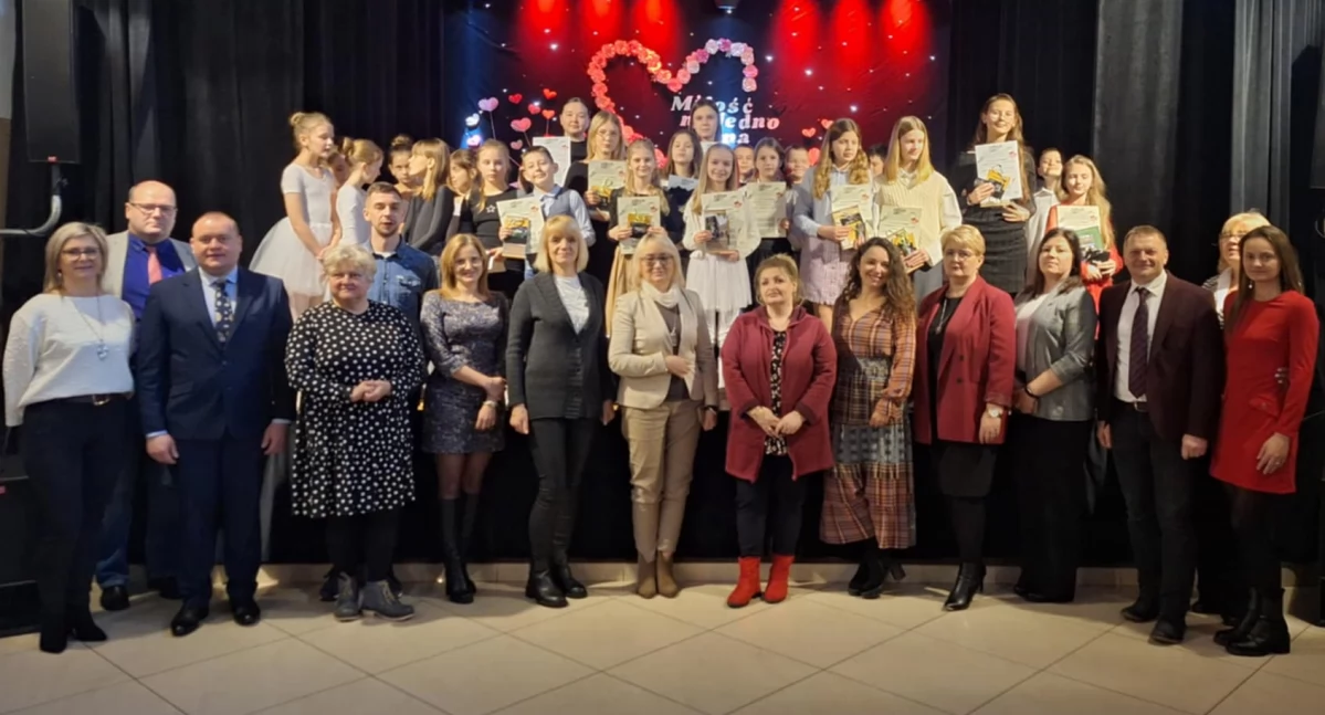 Bo miłość niejedno ma imię. Uczniowie recytowali w poetyckim konkursie (zdjęcia)