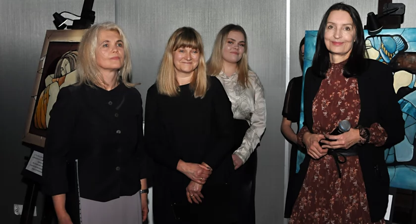 Kobieta zmienną jest. Wystawa malarstwa, rzeźby i koncert (fotogaleria)