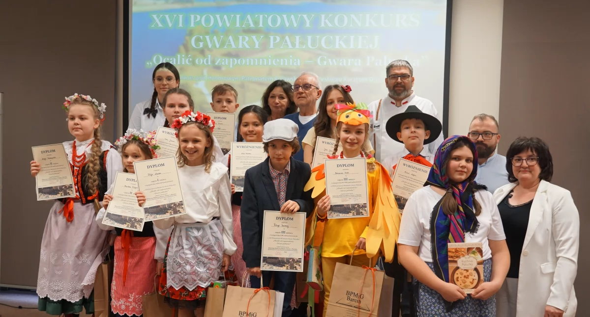 Powiatowy konkurs gwary pałuckiej wygrały uczennice ZS w Barcinie (film + fotogaleria)