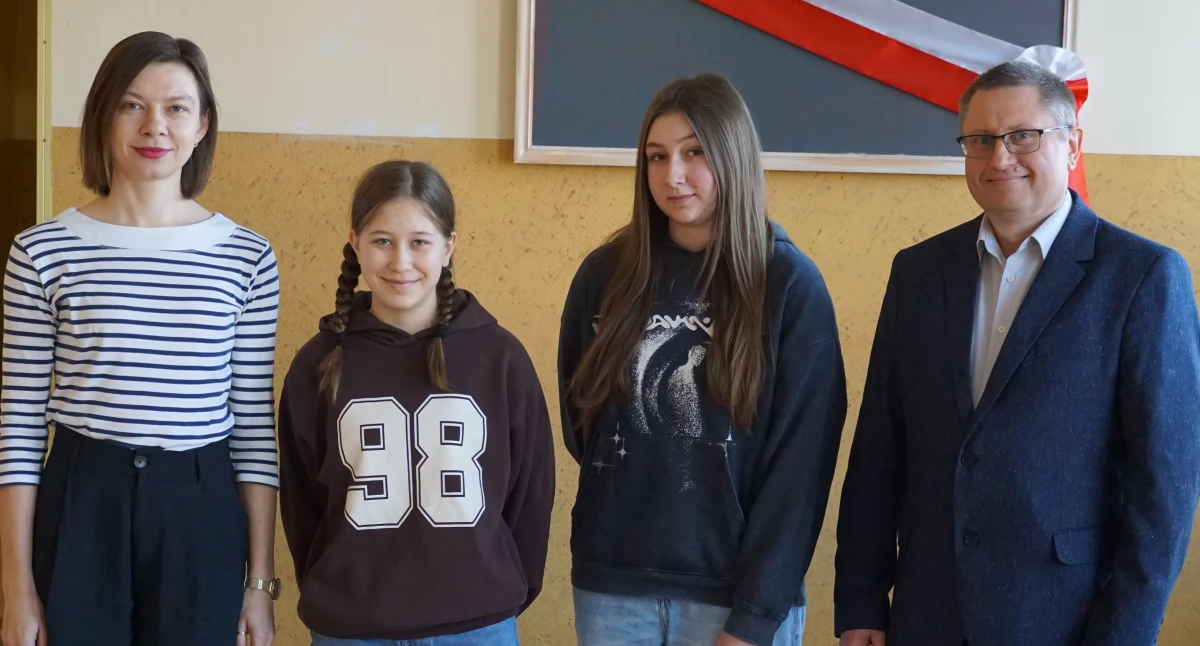 Sukcesy uczennic SP 2 w Żninie: Antonina laureatką, Zofia finalistką wojewódzkiego konkursu z języka polskiego