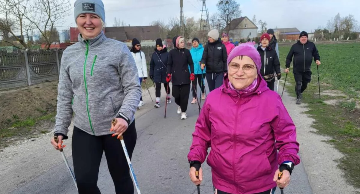 Załamanie pogody nie przeszkodziło w organizacji 33 marszu Nordic Walking w Górkach Zagajnych