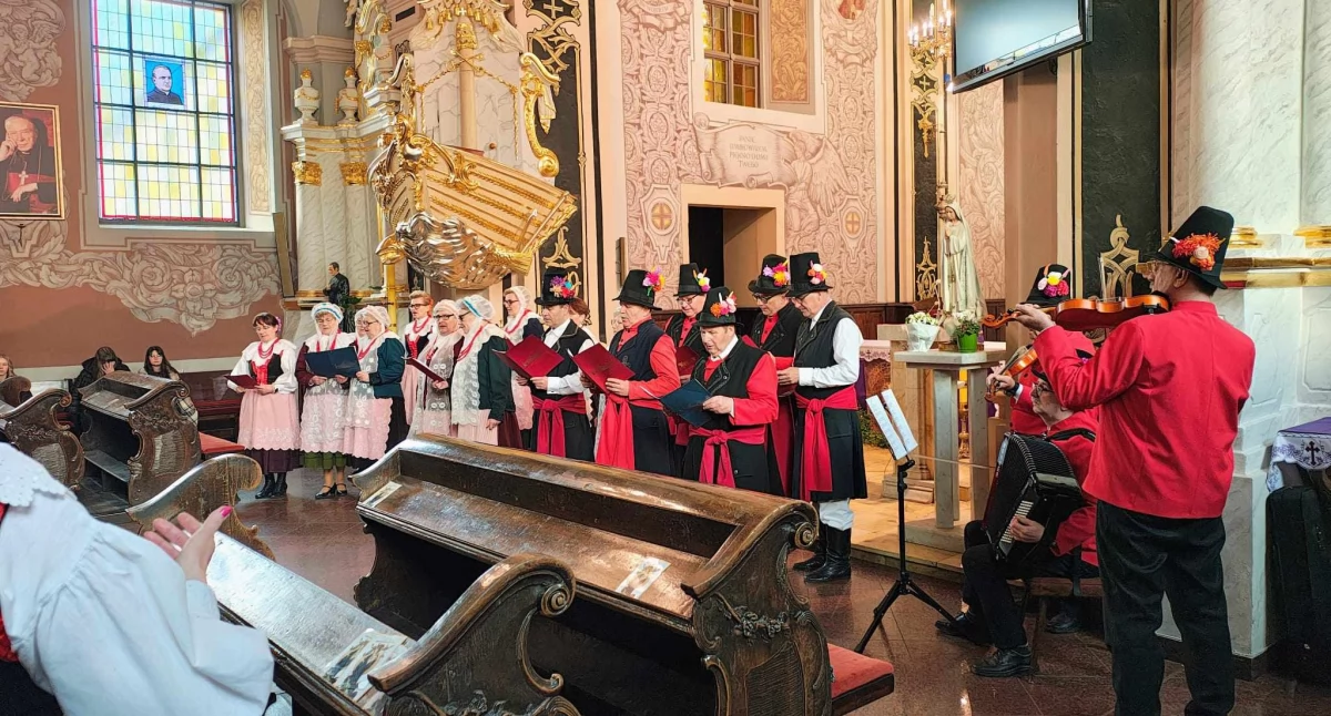 Koncert pasyjny  “W krzyżu Chrystusa nasza nadzieja!” - chór Akatyst, Zespół Regionalny Pałuki 