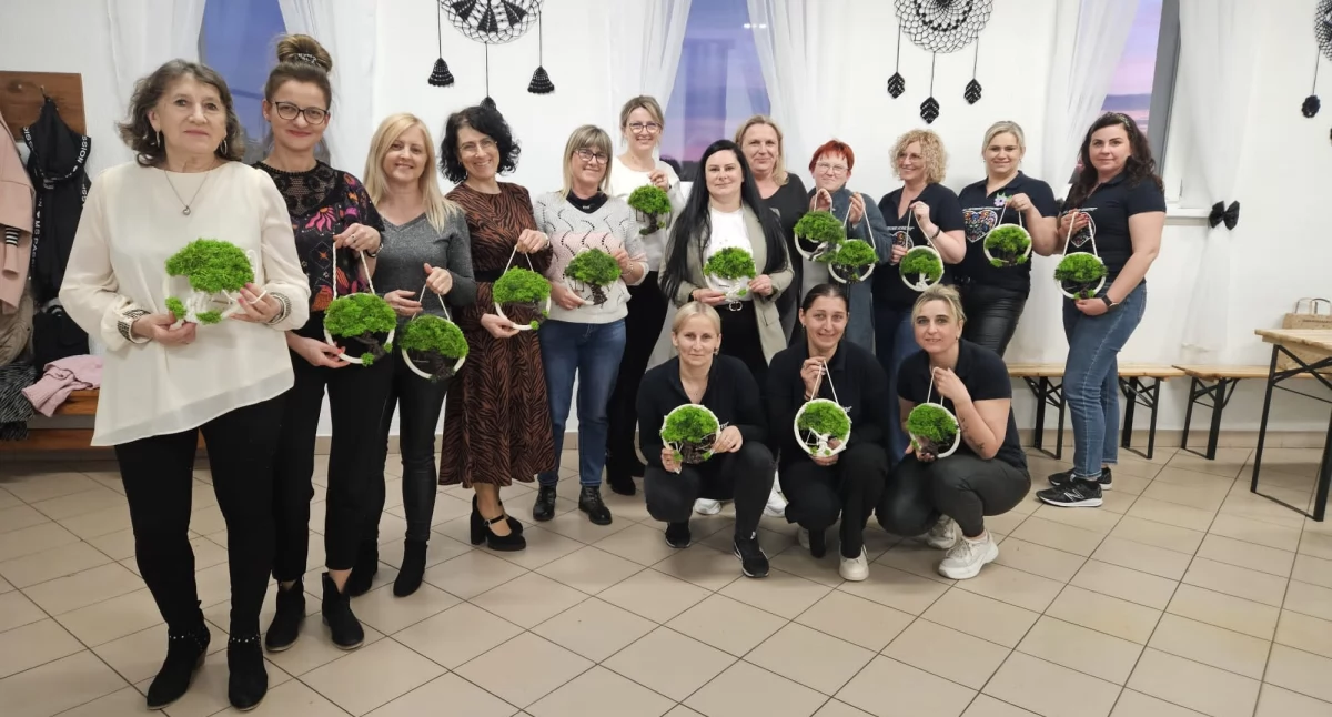 Spotkanie kół gospodyń wiejskich w Nowej Wsi Noteckiej i warsztaty z chrobotkiem reniferowym