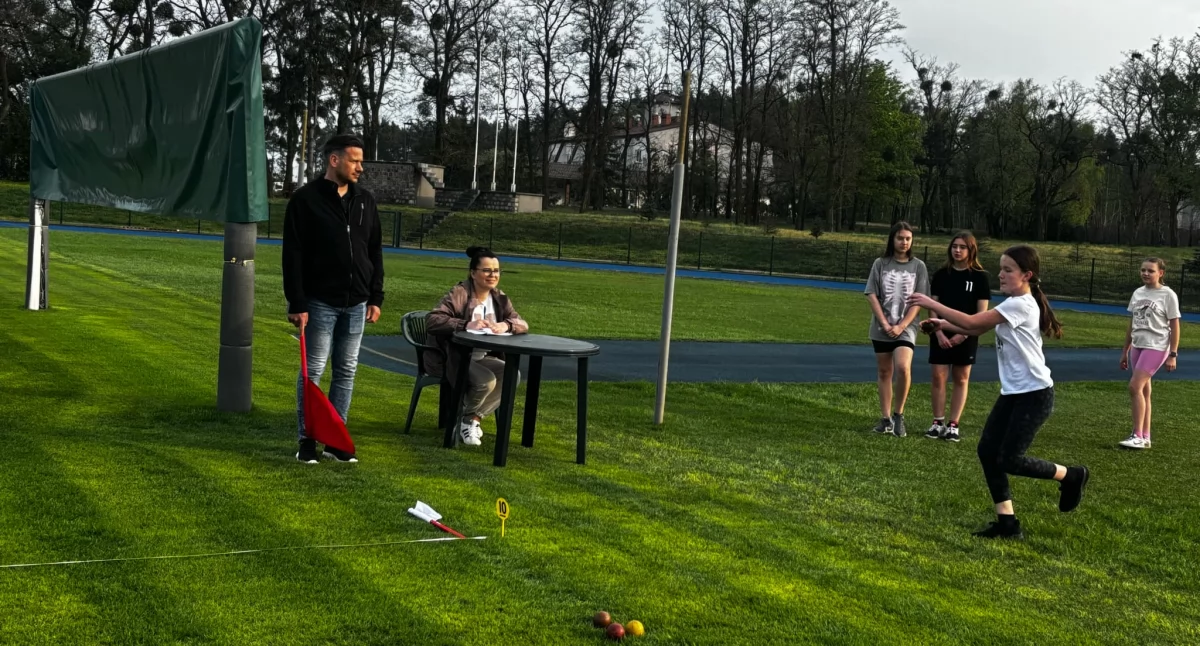 Lekkoatleci z Turu i Królikowa pokazali moc w pierwszych zawodach cyklu czwartkowych imprez
