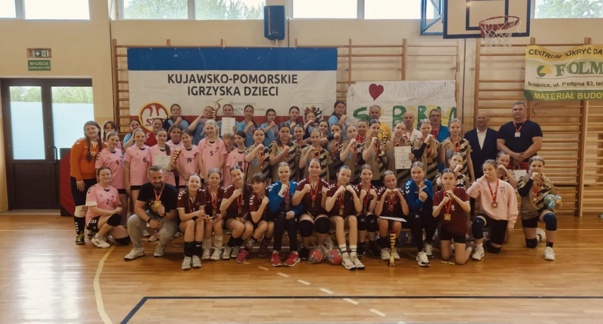 Zawodniczki kcyńskiej podstawówki mistrzyniami województwa w piłce ręcznej 