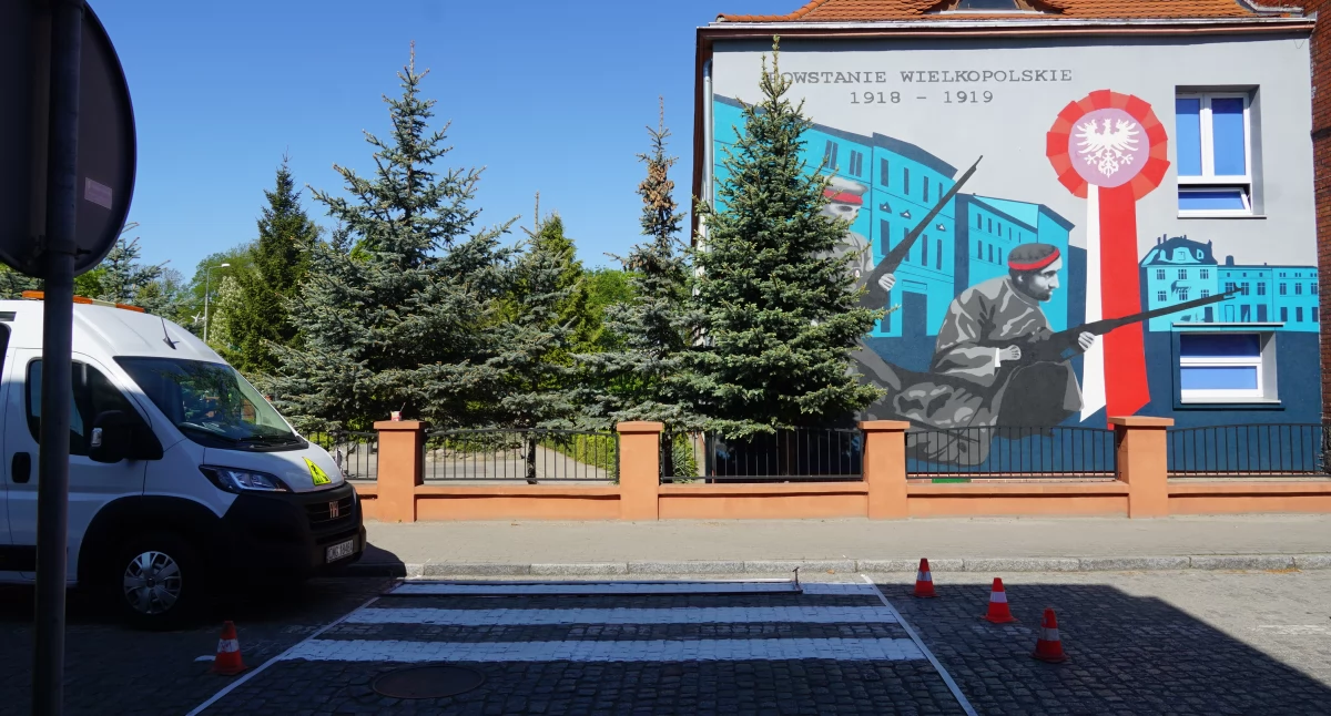 Przesunięte przejście na Szkolnej, lewoskręt i prawoskręt z Sądowej