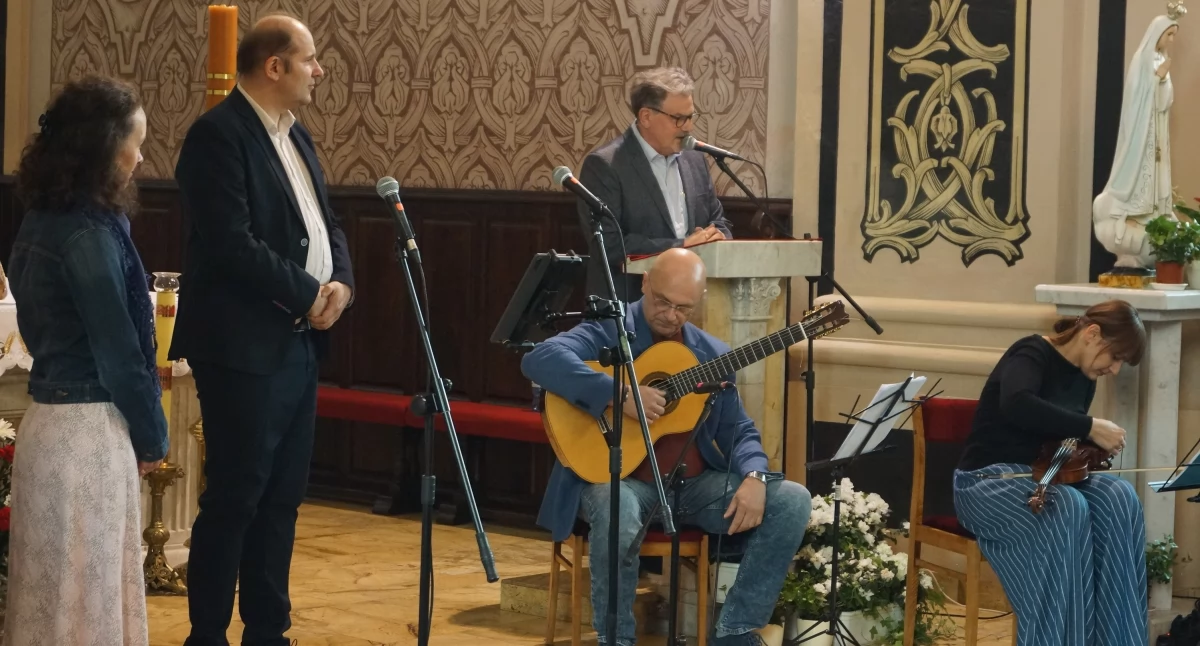 Nastrojowy koncert zespołu Arete z okazji Dnia Mamy wybrzmiał w kcyńskim klasztorze (film + fotogaleria)