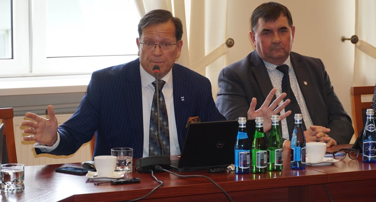 Dwie godziny krytyki, a potem tylko jeden wstrzymujący się