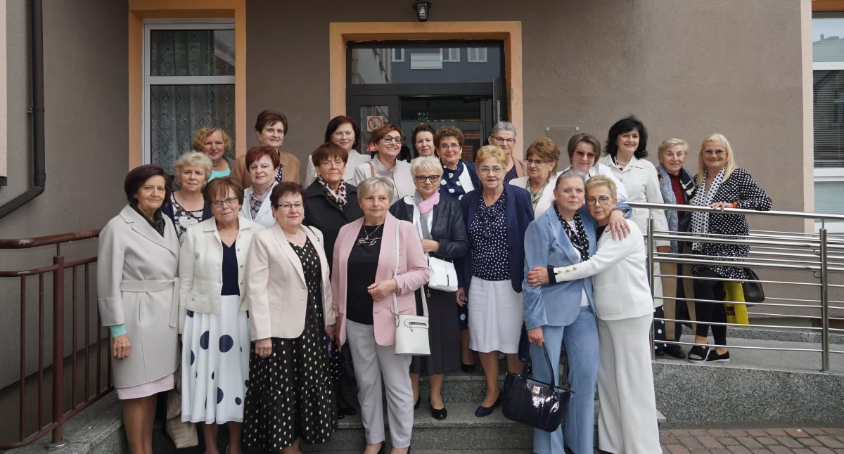 Pół wieku po maturze spotkały się w żnińskim ekonomiku