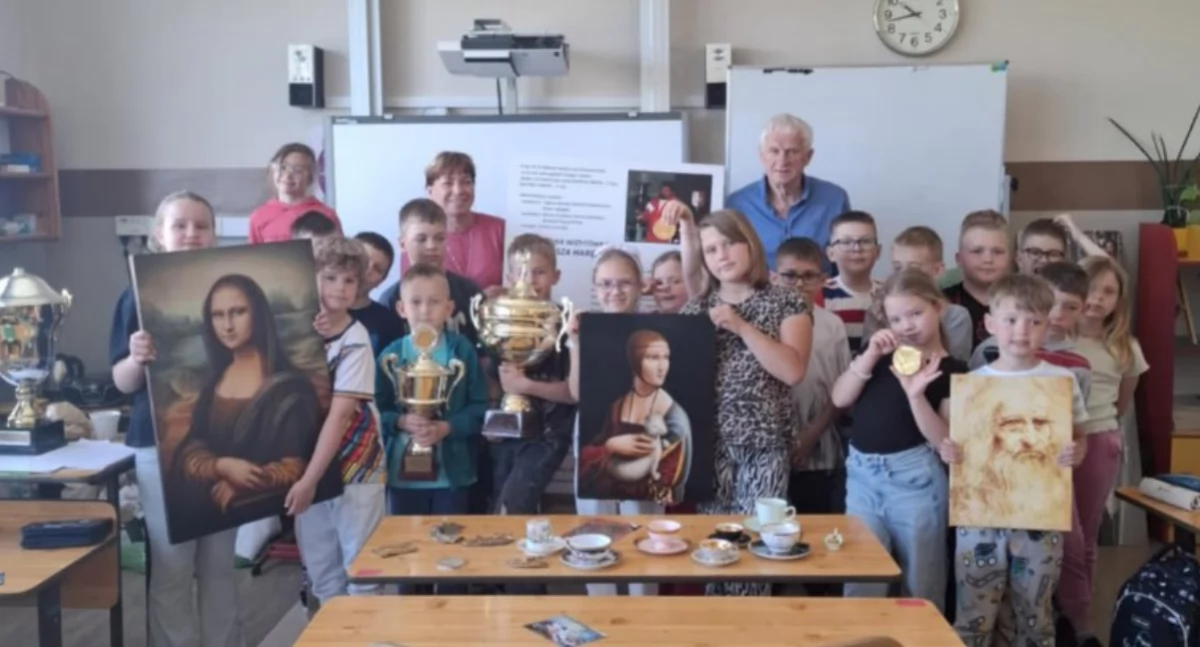 ŻTK będzie współpracowało z SP w Piechcinie. Drugoklasistów odwiedził prezes