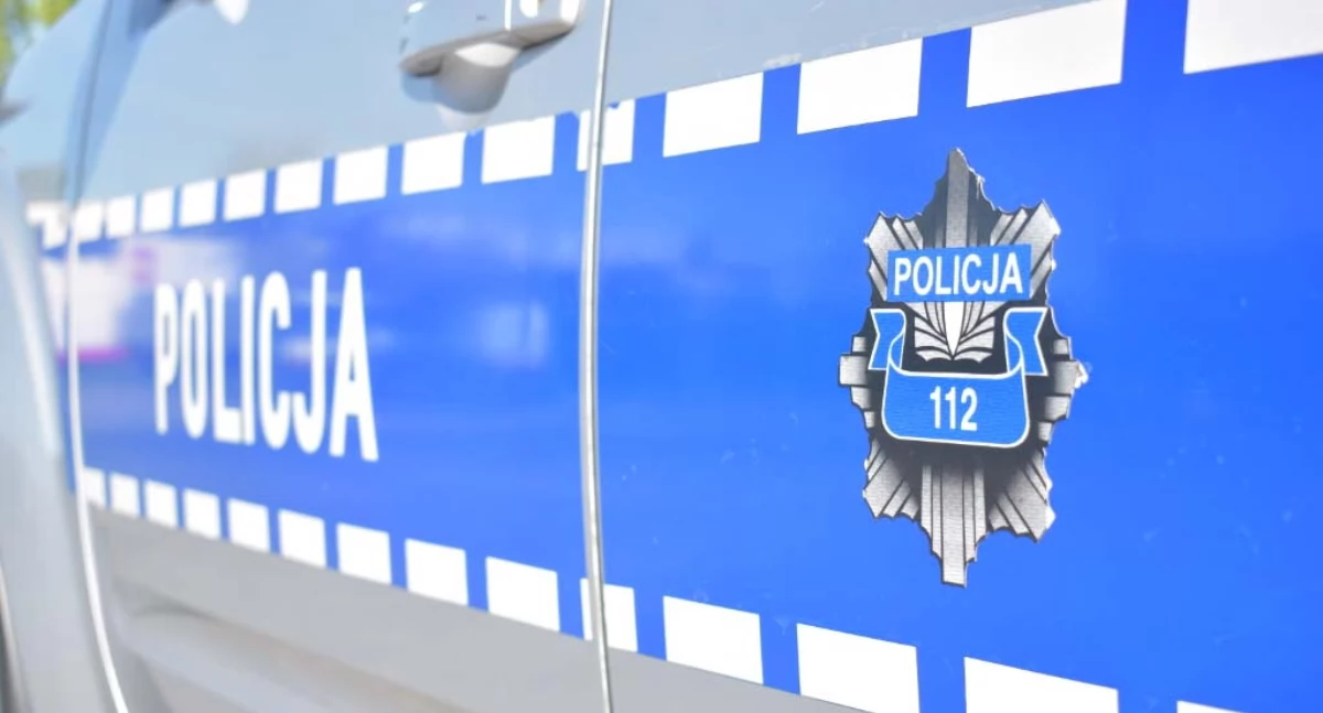 Nie zatrzymał się przed znakiem STOP, a później uciekał przed policją
