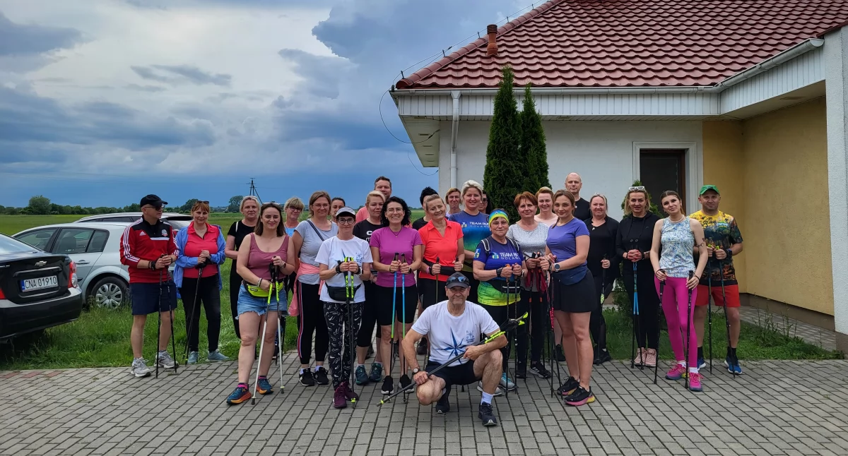 35 marsz z kijkami Nordic Walking odbył się w Turzynie. Dopisała pogoda i wspaniałe nastroje! (zdjęcia)