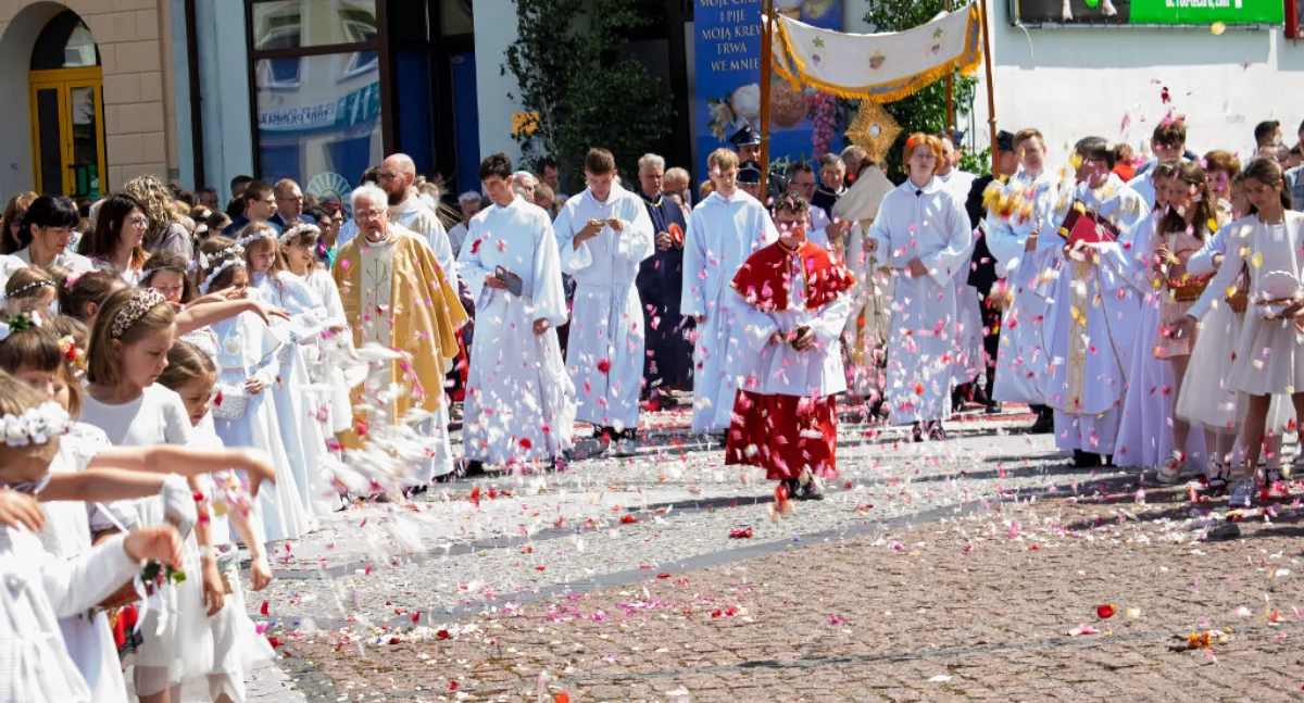 Uroczysta procesja Bożego Ciała ulicami Żnina (fotogaleria)