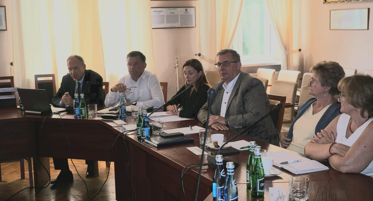 LGD odpowiadała na zarzuty radnego Kaźmierczaka, ale radny... nie przybył
