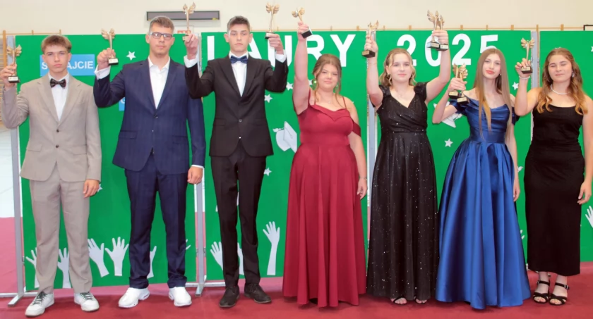 Laury 2025. Nagrody dla najlepszych absolwentów szkoły w Gąsawie rozdane (fotogaleria)