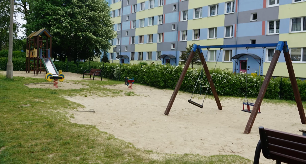 Zamiast kolejnego placu zabaw - kolejne miejsca parkingowe