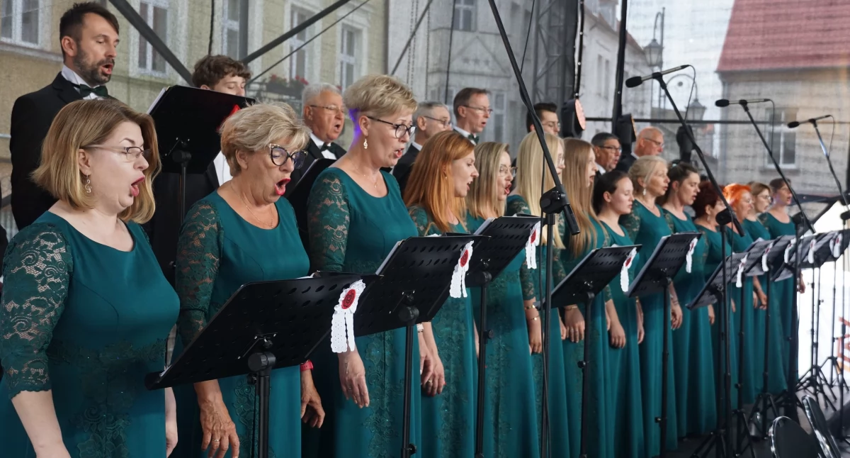 Koncert fortepianowy i Rapsodia Pałucka na zamknięcie Dni Grodu Śniadeckich (film + fotogaleria)