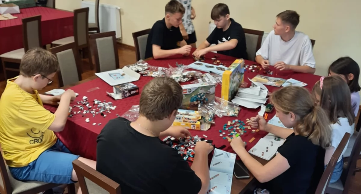 Rewelacyjny pomysł sołectwa Smogulecka Wieś, kreatywne wakacje z klockami! 