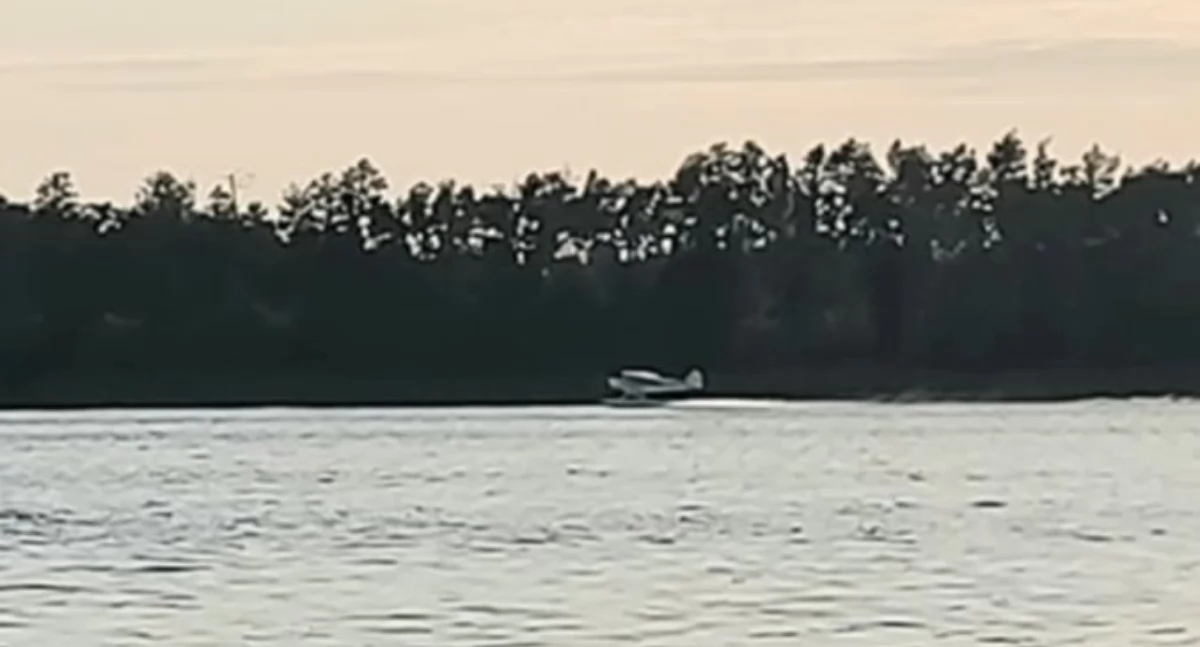 Hydroplan irytuje wędkujących nad Jeziorem Zioło (film)