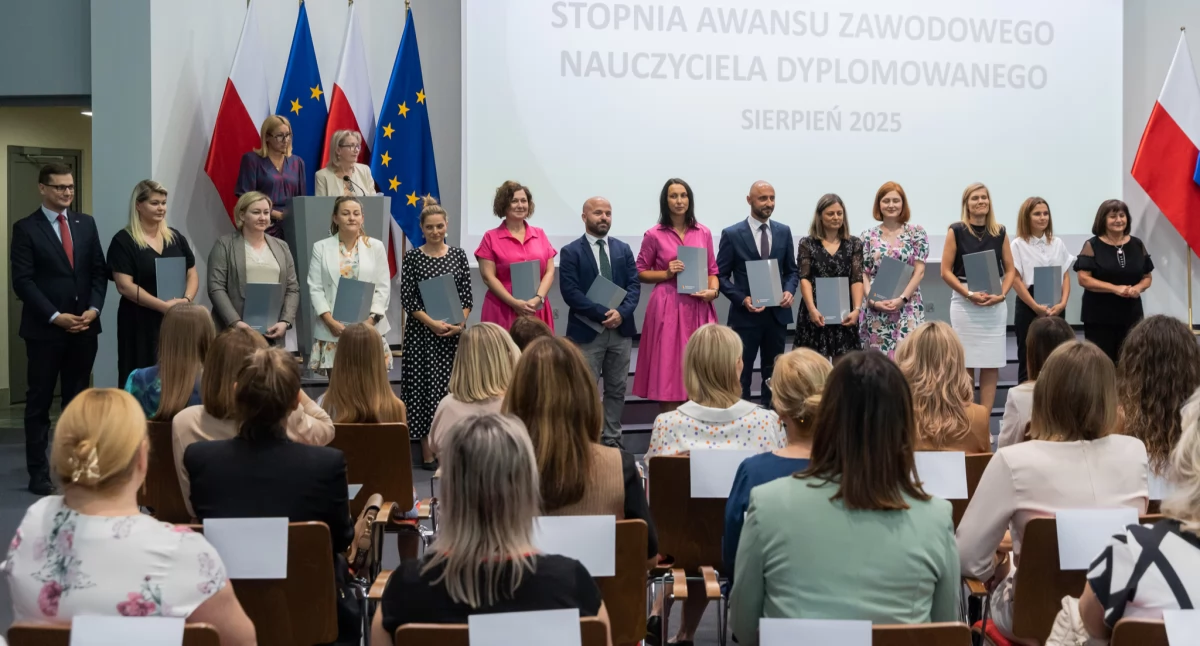 Nowi nauczyciele dyplomowani na Pałukach. Kto uzyskał najwyższy stopień awansu?
