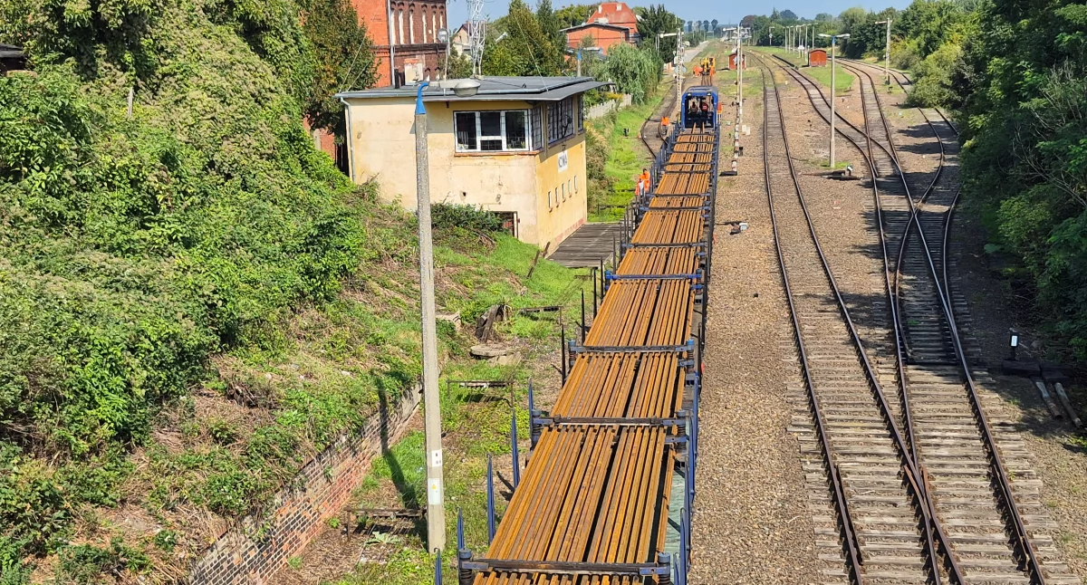 Prace nad przywróceniem połączeń kolejowych z Poznania do Bydgoszczy postępują 