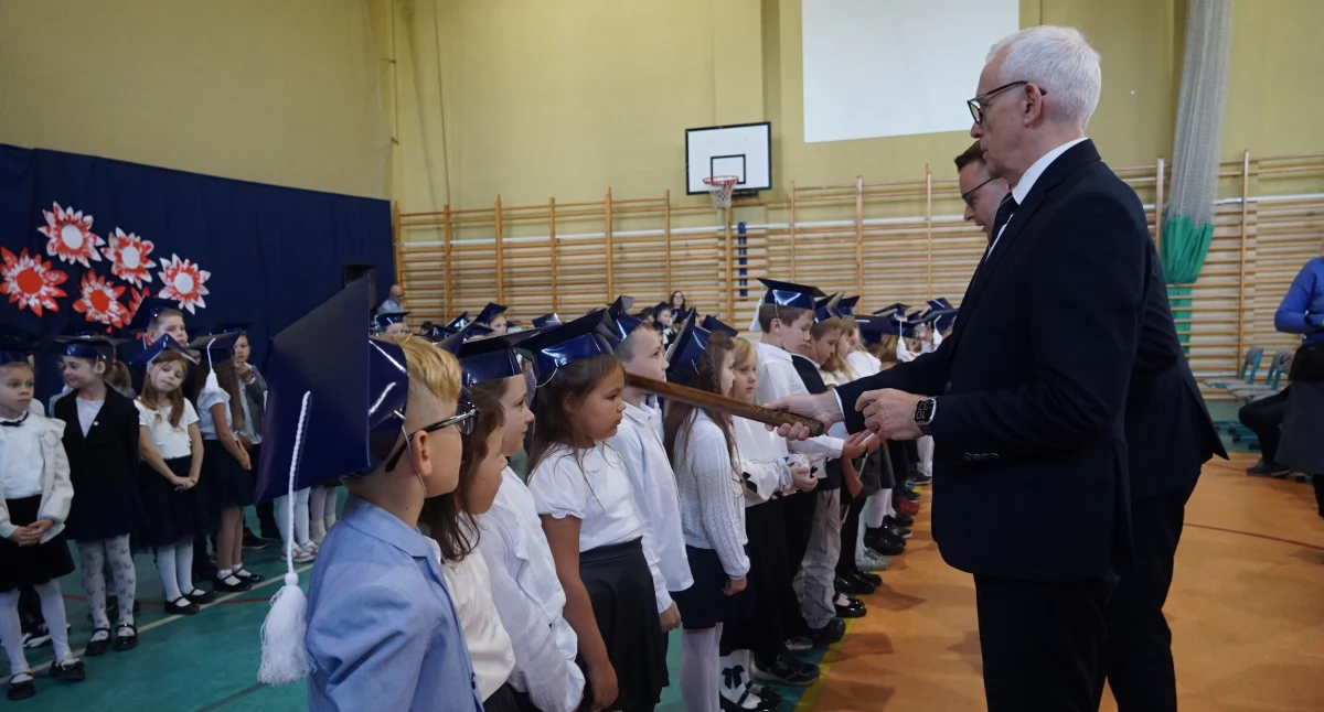 Ślubowanie klas pierwszych w żnińskiej piątce