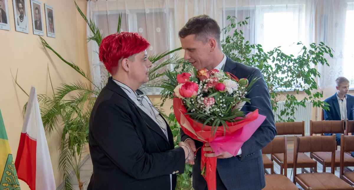 Rzecznik odpowie na pytanie, czy uwagi Roberta Luchowskiego wobec uczennic w Dąbrowie były seksistowskie