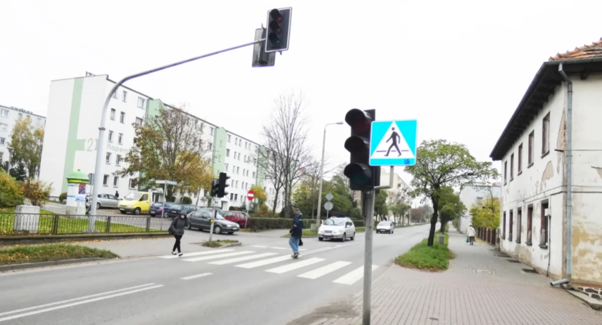 Wymiana bezpiecznika pomogła tylko na chwilę. Sygnalizacja na przejściu przez ul. Mickiewicza znów nie działa