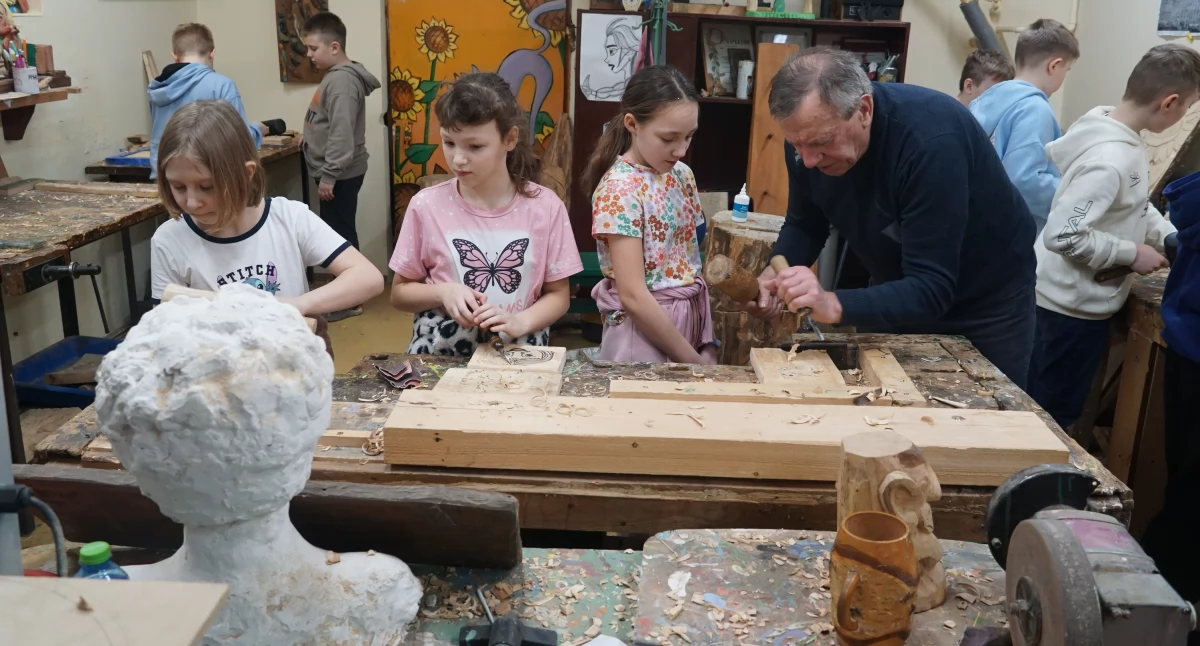 Projekt Każdy chwali obce kraje, ja swoje Pałuki. Tym razem warsztaty rzeźbiarskie (zdjęcia)