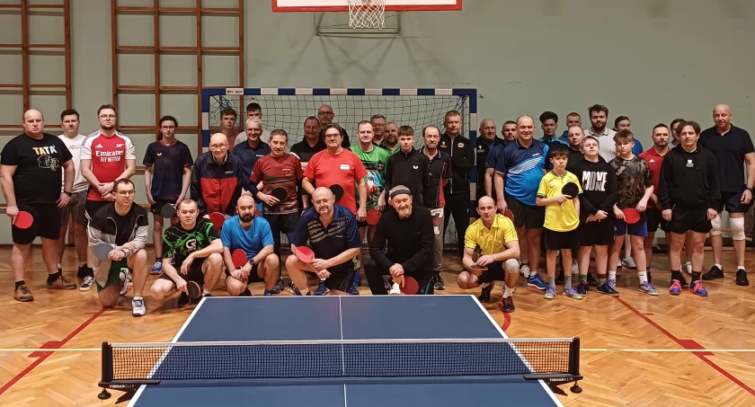 Janowiecka Liga Tenisa Stołowego: pozostała do rozegrania jedna kolejka