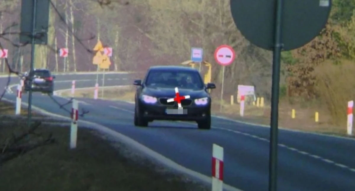 Mieszkanka Szubina straciła prawo jazdy w Nowym Dąbiu, bo jechała ponad dwa razy szybciej, niż pozwalał znak
