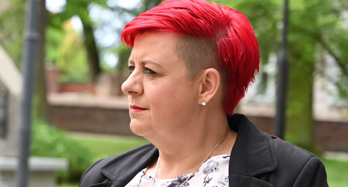 Czy radny Żnina zawieszony jako nauczyciel w Dąbrowie, może nadal być dyrektorem szkoły w Szczepanowie? Mamy stanowisko wójt Dąbrowy