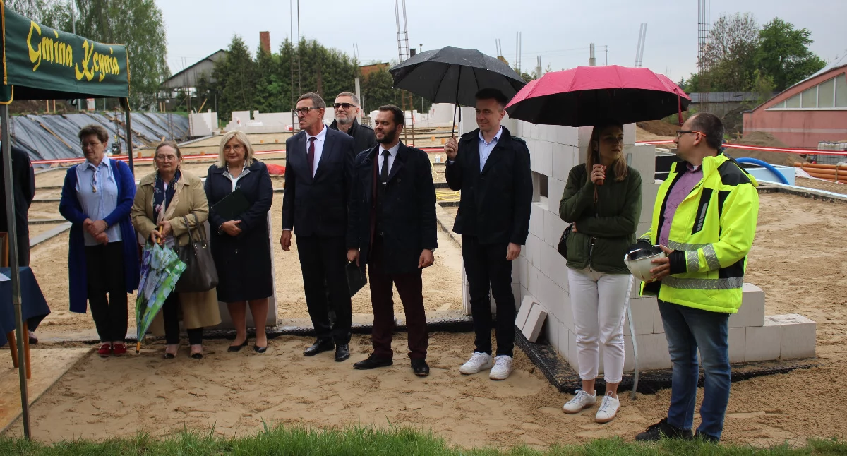Kapsuła czasu pod kcyńskie przedszkole została wmurowana [FOTOGALERIA]