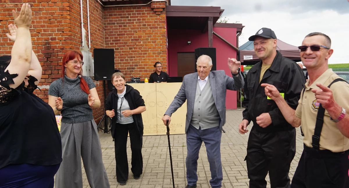 Festyn rodzinny w Jabłowie Pałuckim. Zobacz, jak tańczy najstarszy mieszkaniec gminy (zdjęcia+film)
