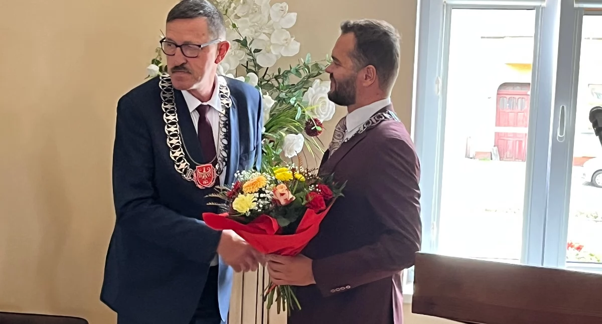 Burmistrz Mateusz Stachowiak otrzymał wotum zaufania i absolutorium budżetowe przy sprzeciwie trzech radnych