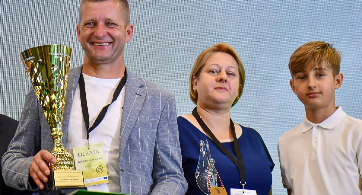 Od pola po chlewnię – bezpieczeństwo na medal, czyli Anna i Piotr Krakowiakowie  z nagrodą wojewódzką