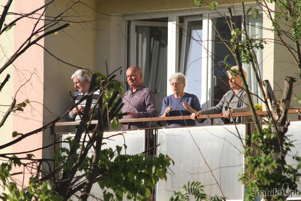 Party na balkonach