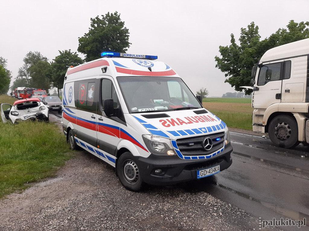 Kolizja trzech pojazdów